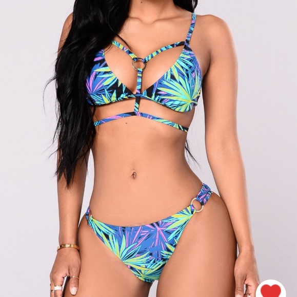 Fashion Nova Floral Bikini - Picture 2 of 3